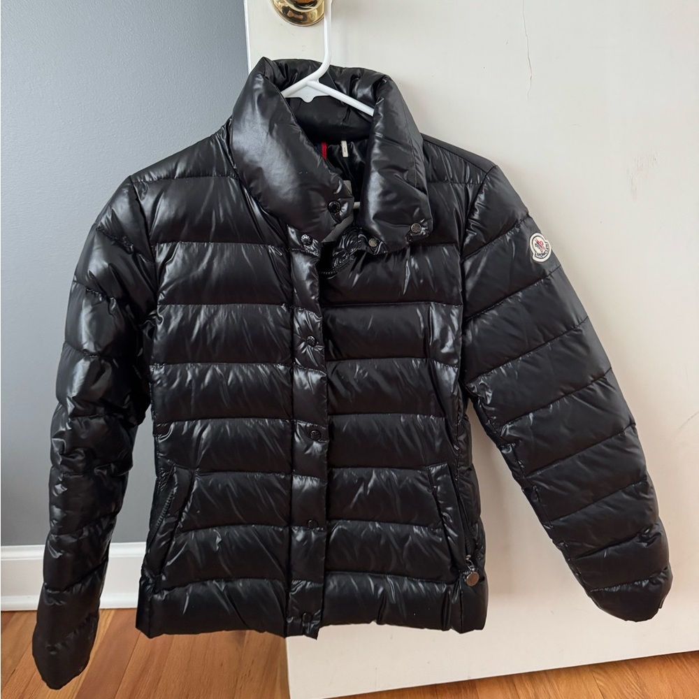 Moncler women’s puffer jacket $2000 size 0